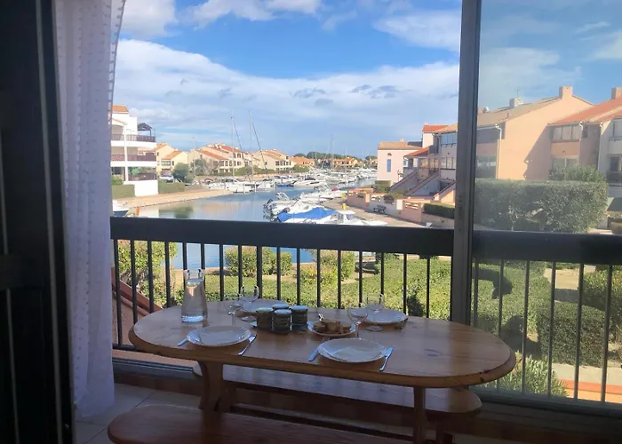 Hispaniola, Avec Vue Sur La Marina Et Parking Prive